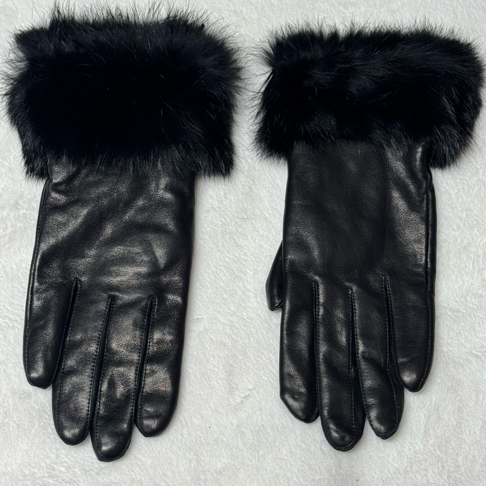 ladies black leather Gloves with fur trim
